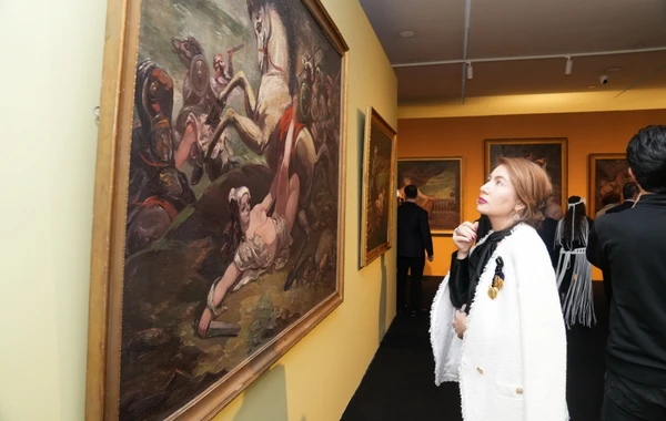Heydər Əliyev Mərkəzində gürcü rəssamın sərgisi açılıb - FOTO