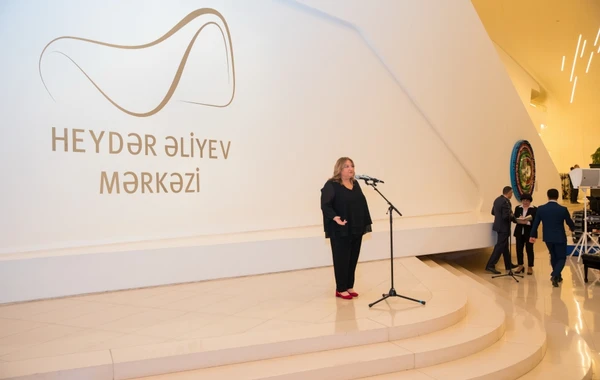 Heydər Əliyev Mərkəzində gürcü rəssamın sərgisi açılıb - FOTO
