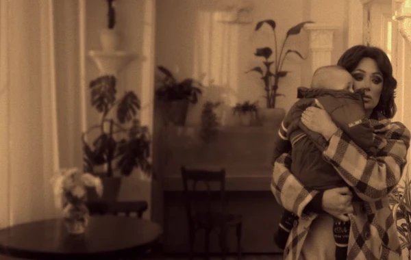 Nigar Camal peşman qadın obrazında - FOTO/VİDEO