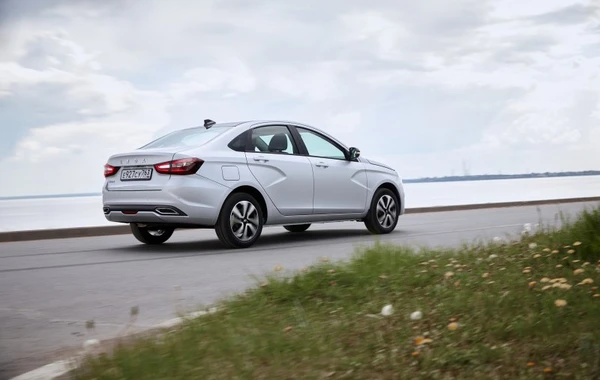 "Lada Vesta"nın yeni versiyası satışa çıxarılıb - FOTO