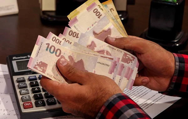 Azərbaycan manatının dövretmə sürəti azalıb