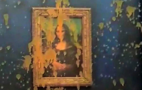 Fransada ekofəallar "Mona Liza" tablosuna şorba atıblar - VİDEO