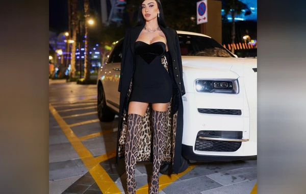 Azərbaycanlı modelin 15 855 AZN-lik bahalı geyimi - FOTO