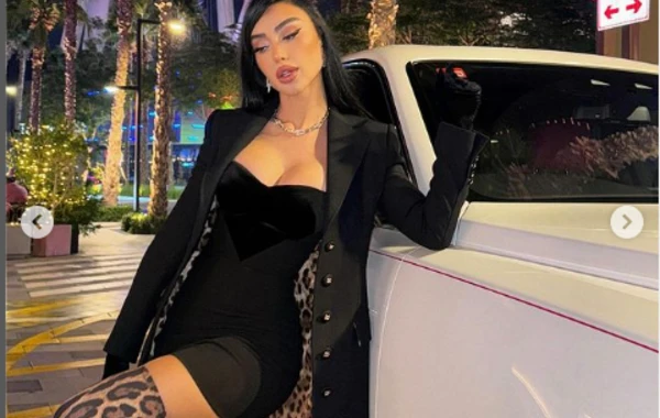 Azərbaycanlı modelin 15 855 AZN-lik bahalı geyimi - FOTO