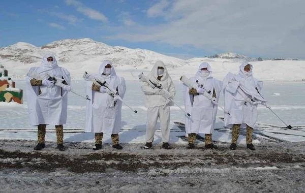 Naxçıvanda xüsusi təyinatlılar şərti düşmən hədəflərini məhv ediblər - FOTO