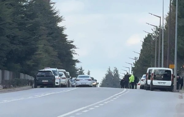 Türkiyədə fabrikə basqın: Silahlı şəxs insanları girov götürdü - FOTO