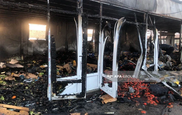 Sumqayıtda bazar yanıb - FOTO