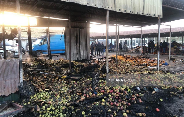 Sumqayıtda bazar yanıb - FOTO