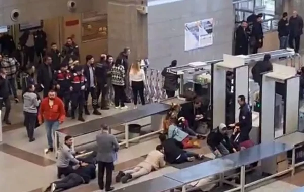 Вооруженное нападение на здание суда в Стамбуле - ВИДЕО