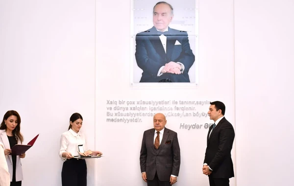 Elbay Qasımzadəyə 2-ci dərəcəli "Əmək" ordeni təqdim olunub - FOTO