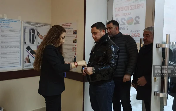 В Сумгайыте проходит голосование на внеочередных президентских выборах - ФОТО