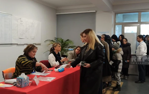 В Сумгайыте проходит голосование на внеочередных президентских выборах - ФОТО