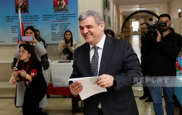 Prezidentliyə namizəd Fazil Mustafa səs verib - FOTO