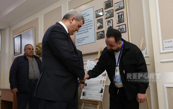 Кандидат в президенты Фазиль Мустафа проголосовал на выборах - ФОТО