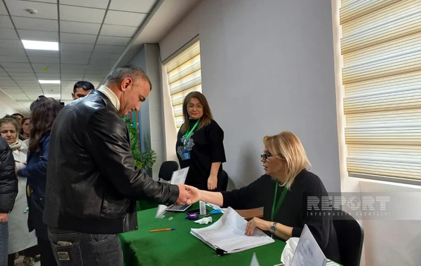 Qurban Qurbanov səs verib - FOTO