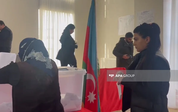 Qadın məhkumlar səs verir - FOTO