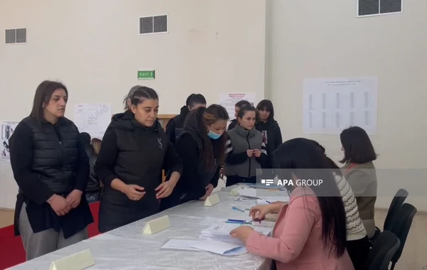 Qadın məhkumlar səs verir - FOTO