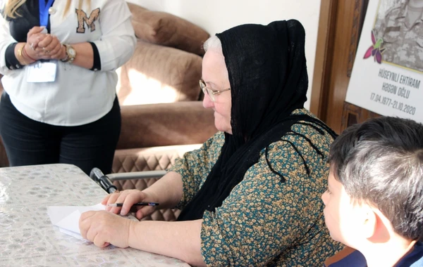 Lənkəranda şəhid anasının evinə daşınan seçki qutusu aparılıb - FOTO