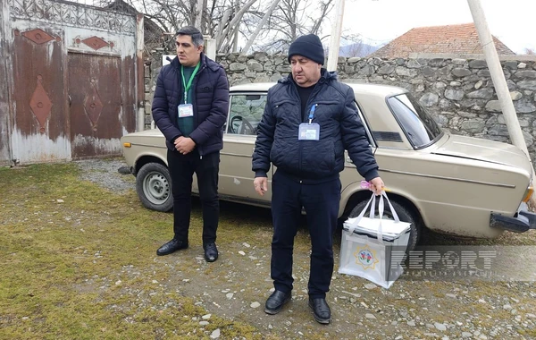 Oğuzda 102 yaşlı seçici səs verib - FOTO