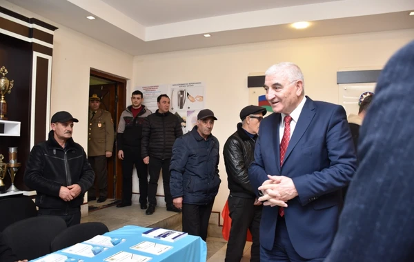 Məzahir Pənahov 31 saylı seçki məntəqəsində səs verib - FOTO