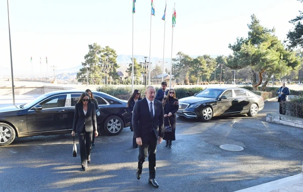 Prezident İlham Əliyev, birinci xanım Mehriban Əliyeva və ailə üzvləri Xankəndidə səs veriblər - VİDEO