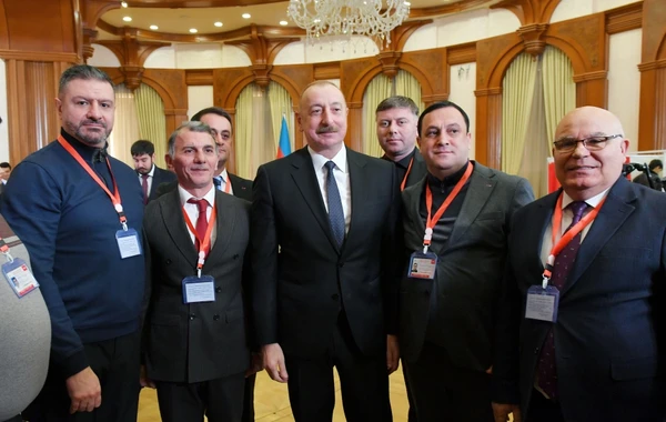 Prezident İlham Əliyev, birinci xanım Mehriban Əliyeva və ailə üzvləri Xankəndidə səs veriblər - VİDEO