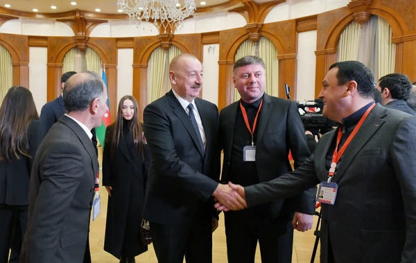 Prezident İlham Əliyev, birinci xanım Mehriban Əliyeva və ailə üzvləri Xankəndidə səs veriblər - VİDEO