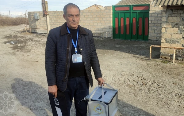 Azərbaycanın ən yaşlı seçicisi səs verib - FOTO