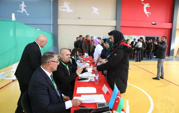 Ağalı kəndində səsvermə prosesindən FOTOREPORTAJ