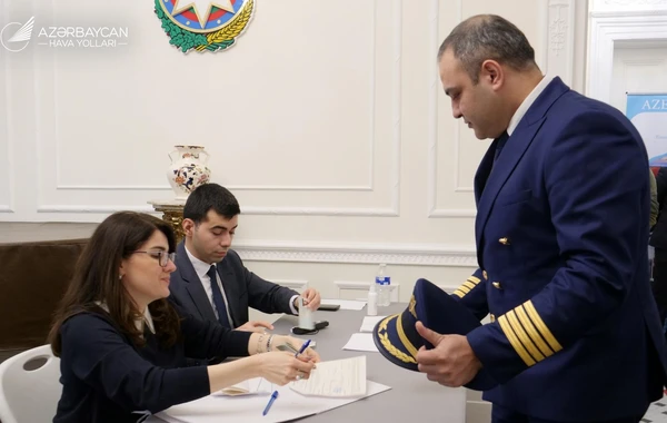 AZAL-ın xaricdə olan əməkdaşları seçkilərdə iştirak edirlər - FOTO
