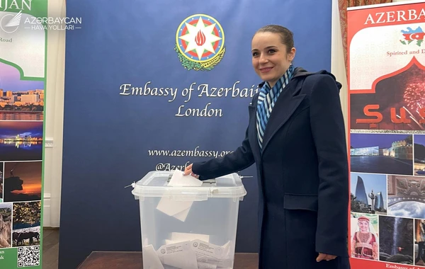 AZAL-ın xaricdə olan əməkdaşları seçkilərdə iştirak edirlər - FOTO