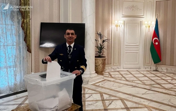 AZAL-ın xaricdə olan əməkdaşları seçkilərdə iştirak edirlər - FOTO