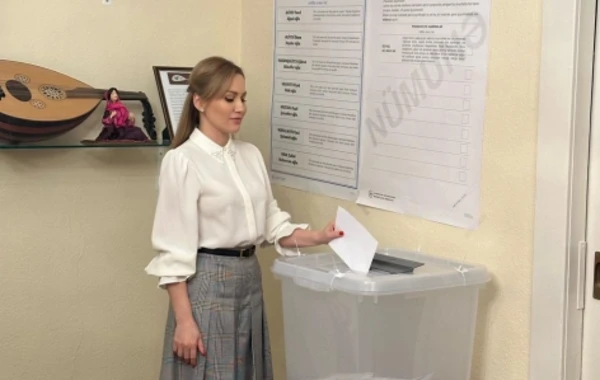 Azərbaycanın Berndəki səfirliyində səsvermə prosesinə yekun vurulub - FOTO