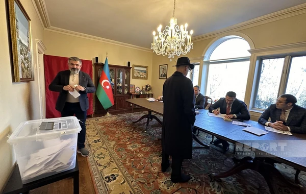ABŞ-də yaşayan azərbaycanlılar prezident seçkiləri ilə bağlı səsvermələrdə fəal iştirak edir - FOTO