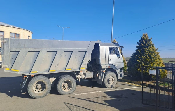 Polisin tələbinə əməl etməyən yük maşını sürücüsü saxlanılıb - FOTO