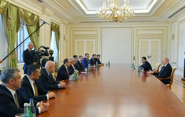 Prezident İlham Əliyev Türkiyə parlamentinin nümayəndə heyətini qəbul edib - YENİLƏNİB - FOTO