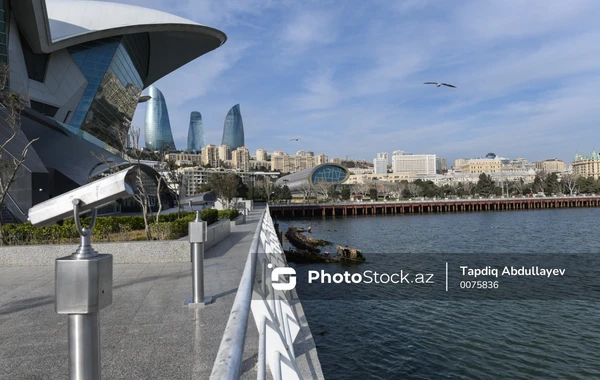 На Приморском бульваре обнажились останки затонувшего корабля - ФОТОРЕПОРТАЖ