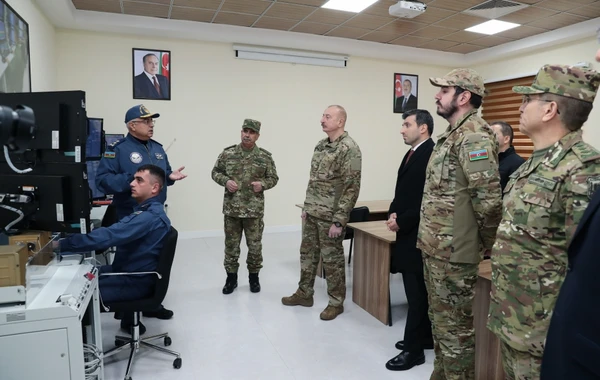 Prezident İlham Əliyev və oğlu Heydər Əliyev Hərbi Hava Qüvvələrinin hərbi obyektlərində olublar - YENİLƏNİB - FOTO