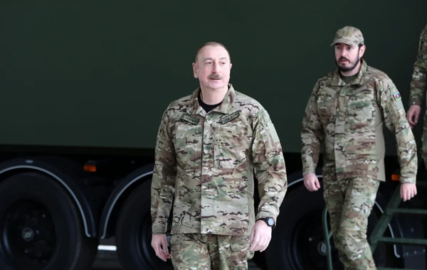 Prezident İlham Əliyev və oğlu Heydər Əliyev Hərbi Hava Qüvvələrinin hərbi obyektlərində olublar - YENİLƏNİB - FOTO