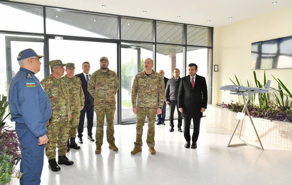 Prezident İlham Əliyev və oğlu Heydər Əliyev Hərbi Hava Qüvvələrinin hərbi obyektlərində olublar - YENİLƏNİB - FOTO