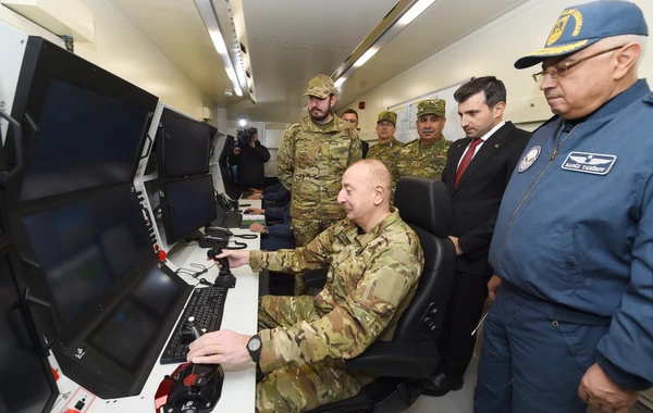 Президент Ильхам Алиев и его сын Гейдар Алиев посетили военные объекты Военно-воздушных сил - ОБНОВЛЕНО + ФОТО