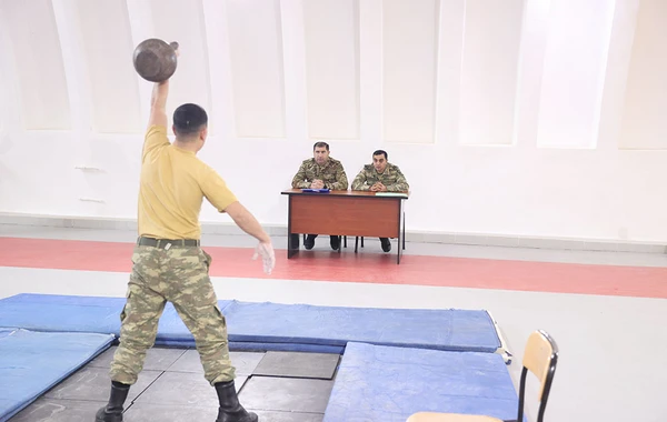 Quru Qoşunlarında daşqaldırma birinciliyi keçirilib - FOTO