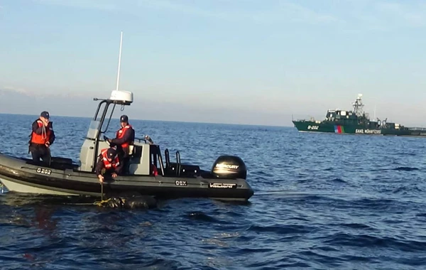 ГПС: В Каспийском море обнаружено более 14 кг марихуаны - ФОТО