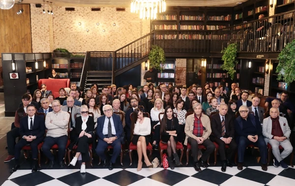 Bakı Kitab Mərkəzində məşhur rusiyalı sənətşünas Zelfira Trequlova ilə görüş keçirilib - FOTO