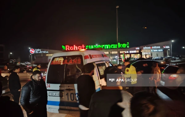 Bakıda piyada mopedə çırpılıb, xəsarət alanlar var - FOTO/VİDEO