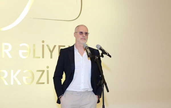 Heydər Əliyev Mərkəzində rəssam Kojo Marfonun sərgisinin açılışı olub - FOTO