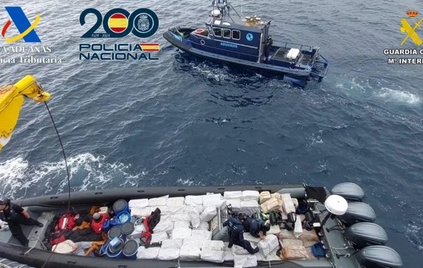 Göyərtəsində 4.3 ton kokain yüklənmiş gəmi ələ keçib - FOTO
