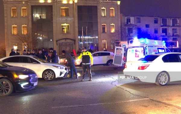 Bakıda qəza törədən xanım sürücü huşunu itirib - FOTO