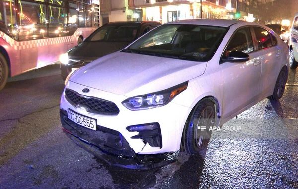 Bakıda qəza törədən xanım sürücü huşunu itirib - FOTO