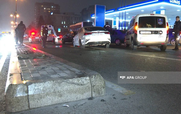 Bakıda qəza törədən xanım sürücü huşunu itirib - FOTO